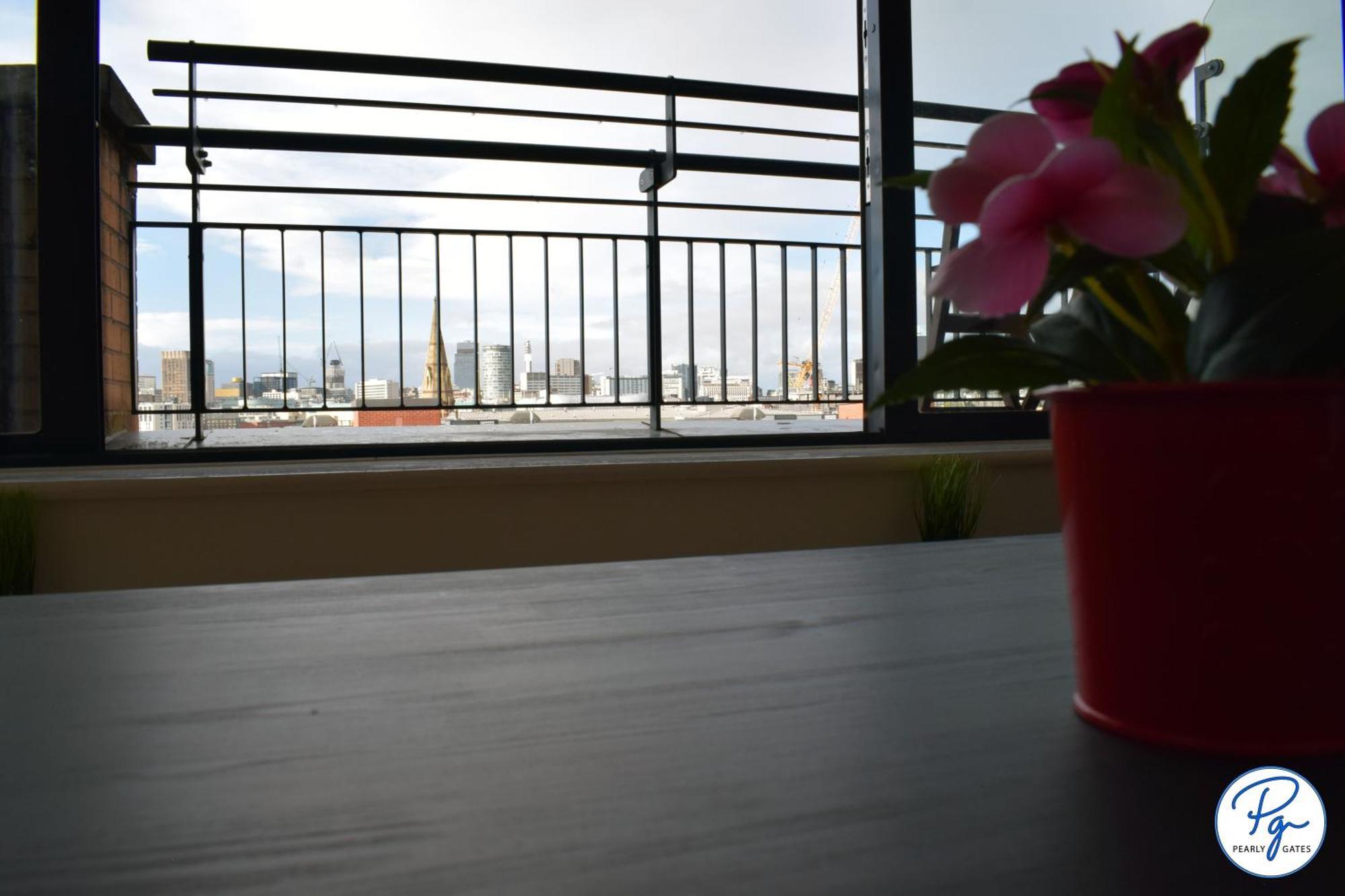 Penthouse - Amazing City Skyline Views - Balcony - Free Extra 2 Hours - Free Parking - Utilita Arena - Bullring Shopping - New St Station- Super King Size Bed Birmingam Exterior foto